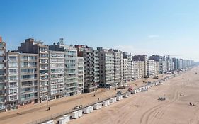 Fraval - Beachfront Apartment With Sea Views In Middelkerke